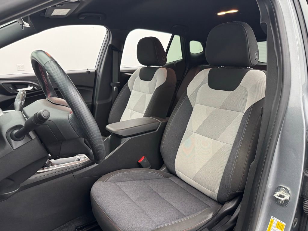 Used 2024 Chevrolet Trax RS image 17