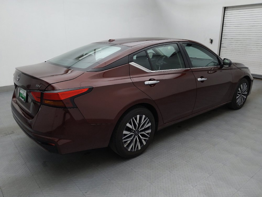 Used 2024 Nissan Altima 2.5 SV image 10
