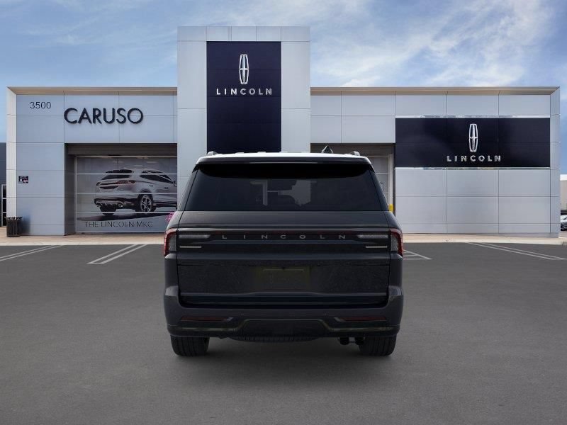 New 2026 Lincoln Navigator Reserve w/ Jet Appearance Package AWD/4WD image 5