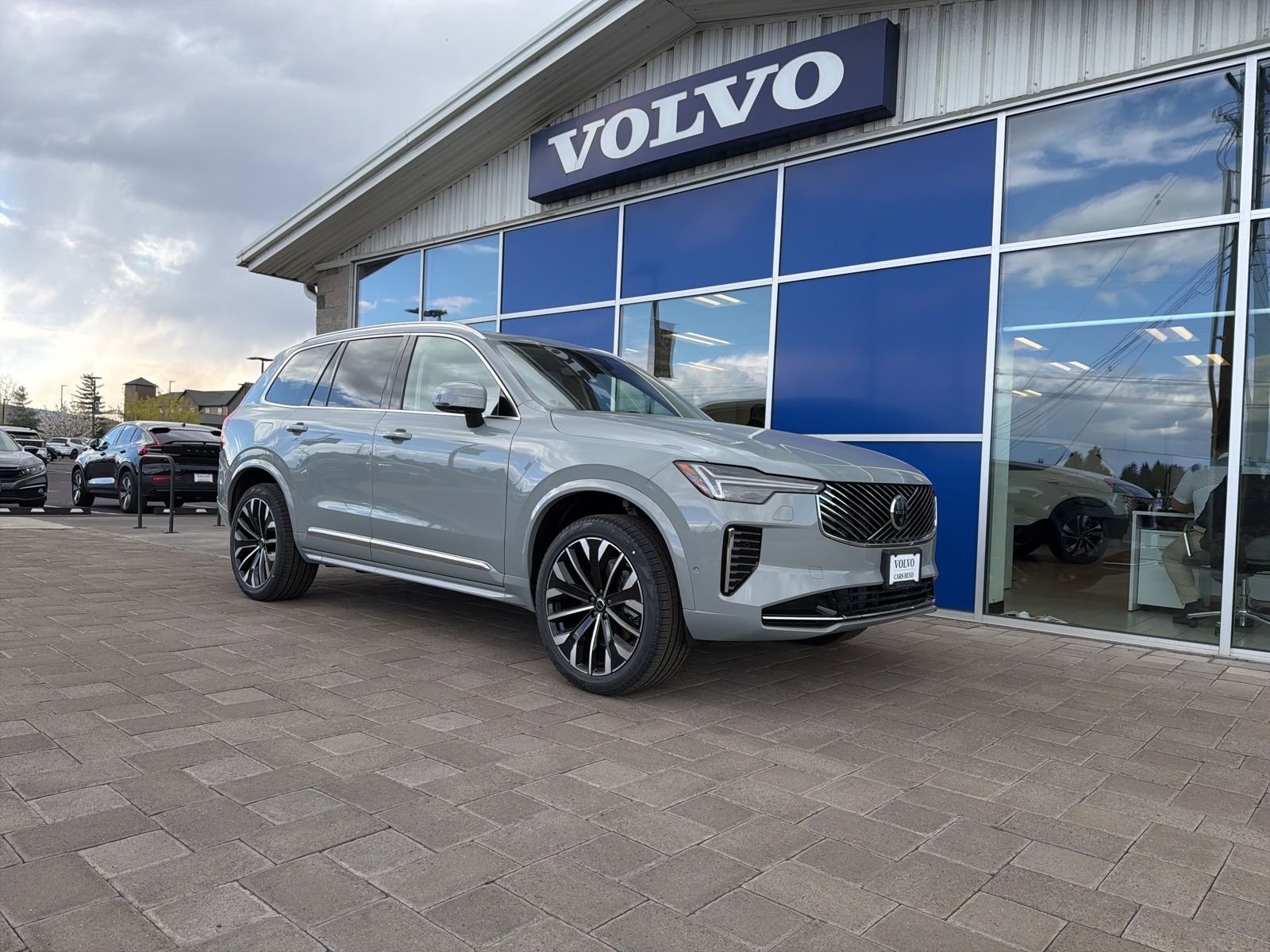 New 2026 Volvo XC90 B6 Ultra w/ Protection Package
