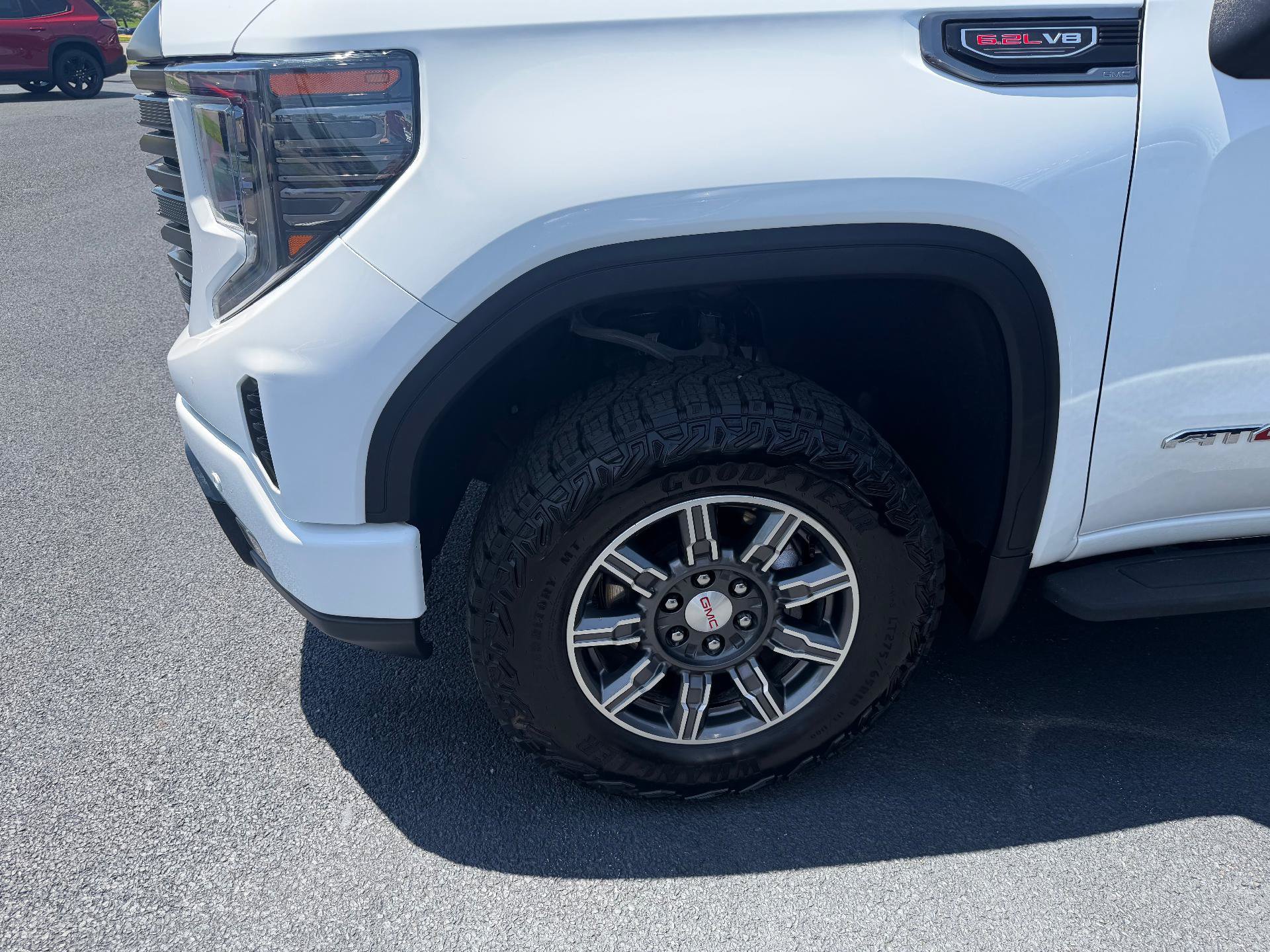 Used 2024 GMC Sierra 1500 AT4 w/ Technology Package AWD/4WD image 6