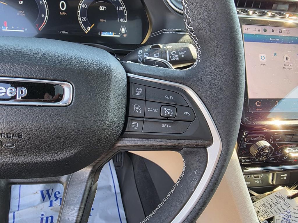 Used 2024 Jeep Grand Cherokee L Limited image 18