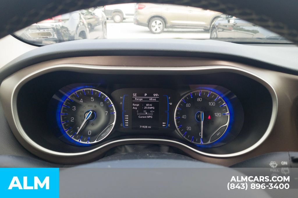Used 2023 Chrysler Voyager LX FWD image 11