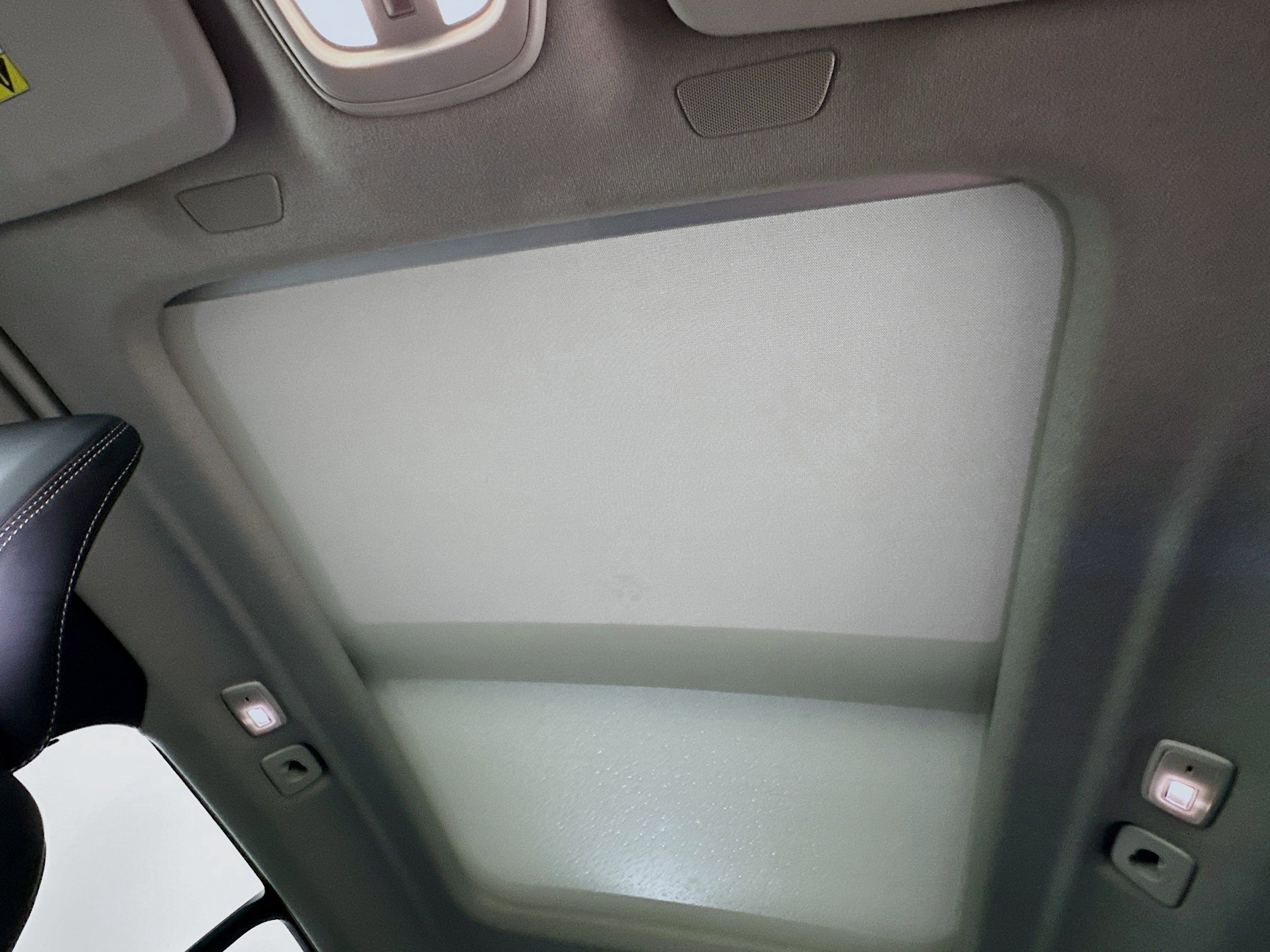 Used 2025 Volvo XC40 B5 Plus image 26