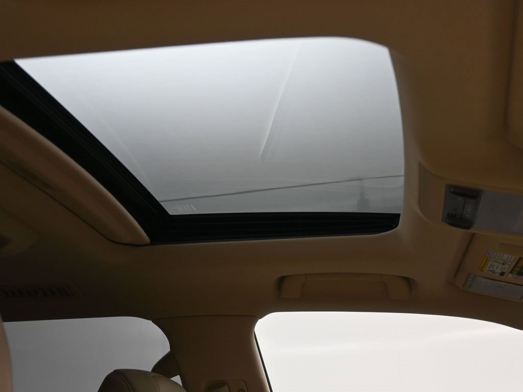 Used 2011 Lexus LX 570 4WD image 9