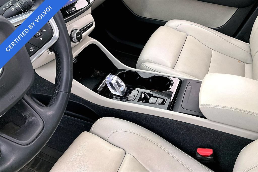 Certified 2024 Volvo XC40 B5 Plus w/ Protection Package Premier AWD/4WD image 16