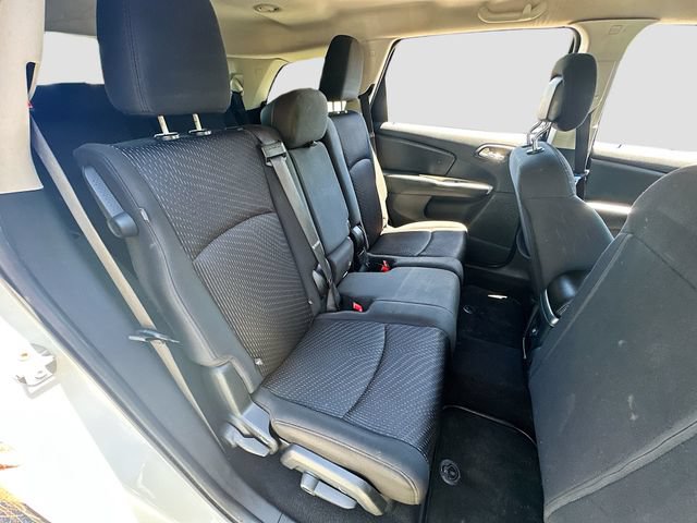 Used 2019 Dodge Journey SE FWD image 26