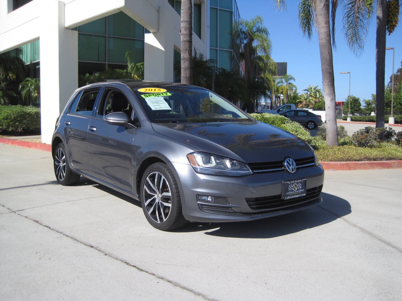 Used 2015 Volkswagen Golf S FWD image 2