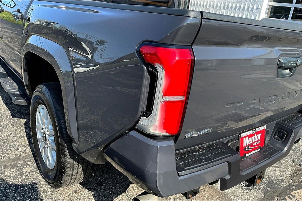 Used 2024 Toyota Tacoma SR5 AWD/4WD image 24