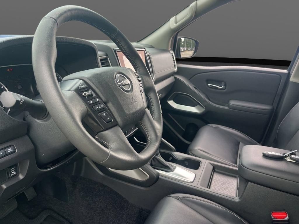 Used 2024 Nissan Frontier SL w/ Technology Package RWD image 11