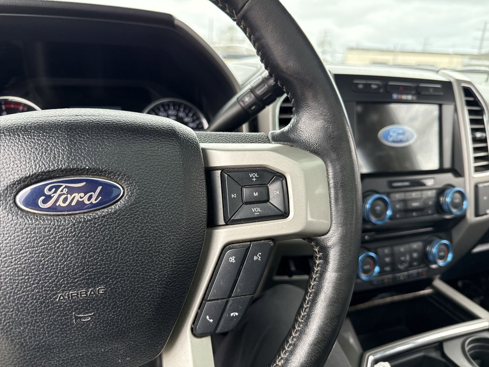 Used 2017 Ford F250 Lariat w/ Lariat Ultimate Package image 34
