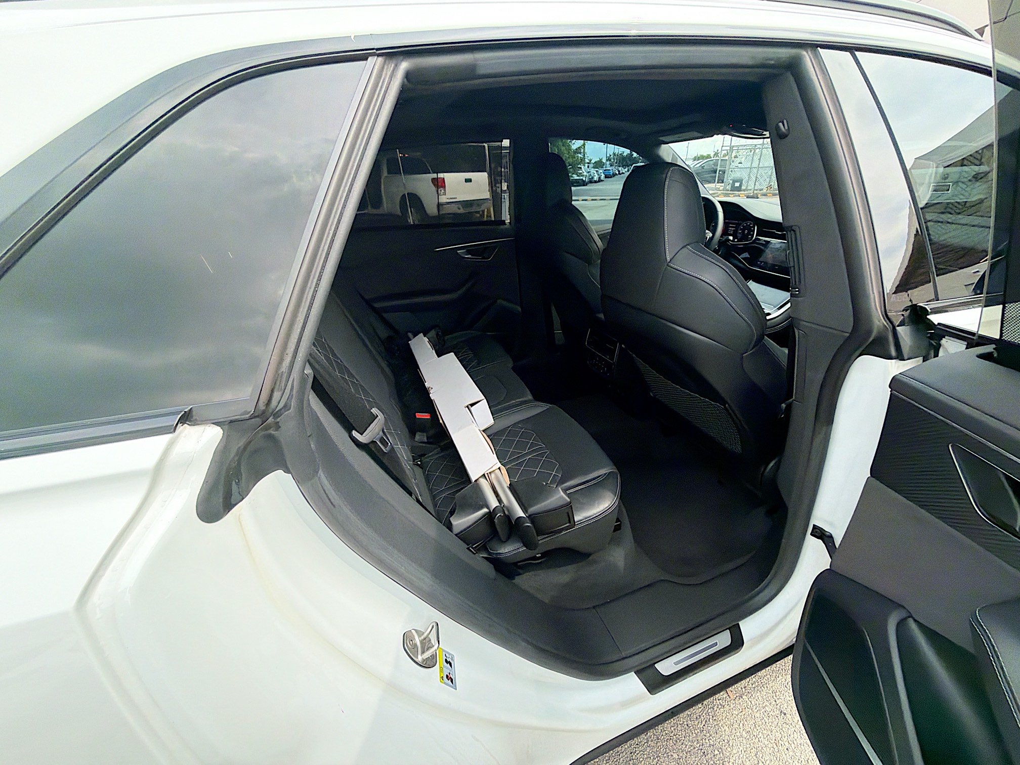 Used 2024 Audi SQ8 Prestige AWD/4WD image 29