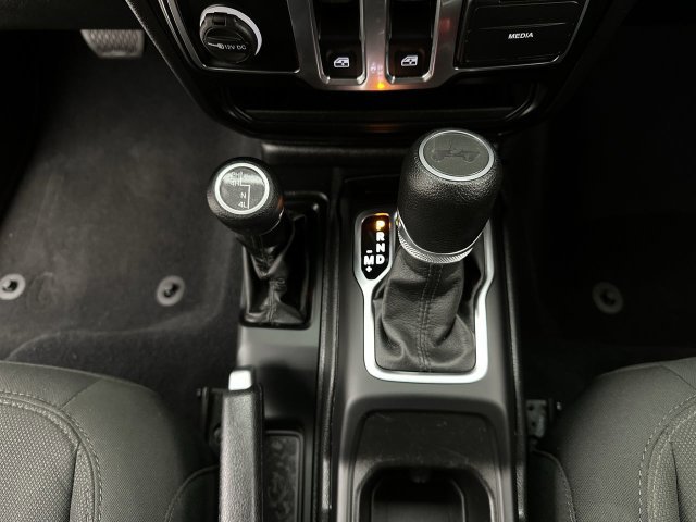 Used 2022 Jeep Wrangler Sport AWD/4WD image 23