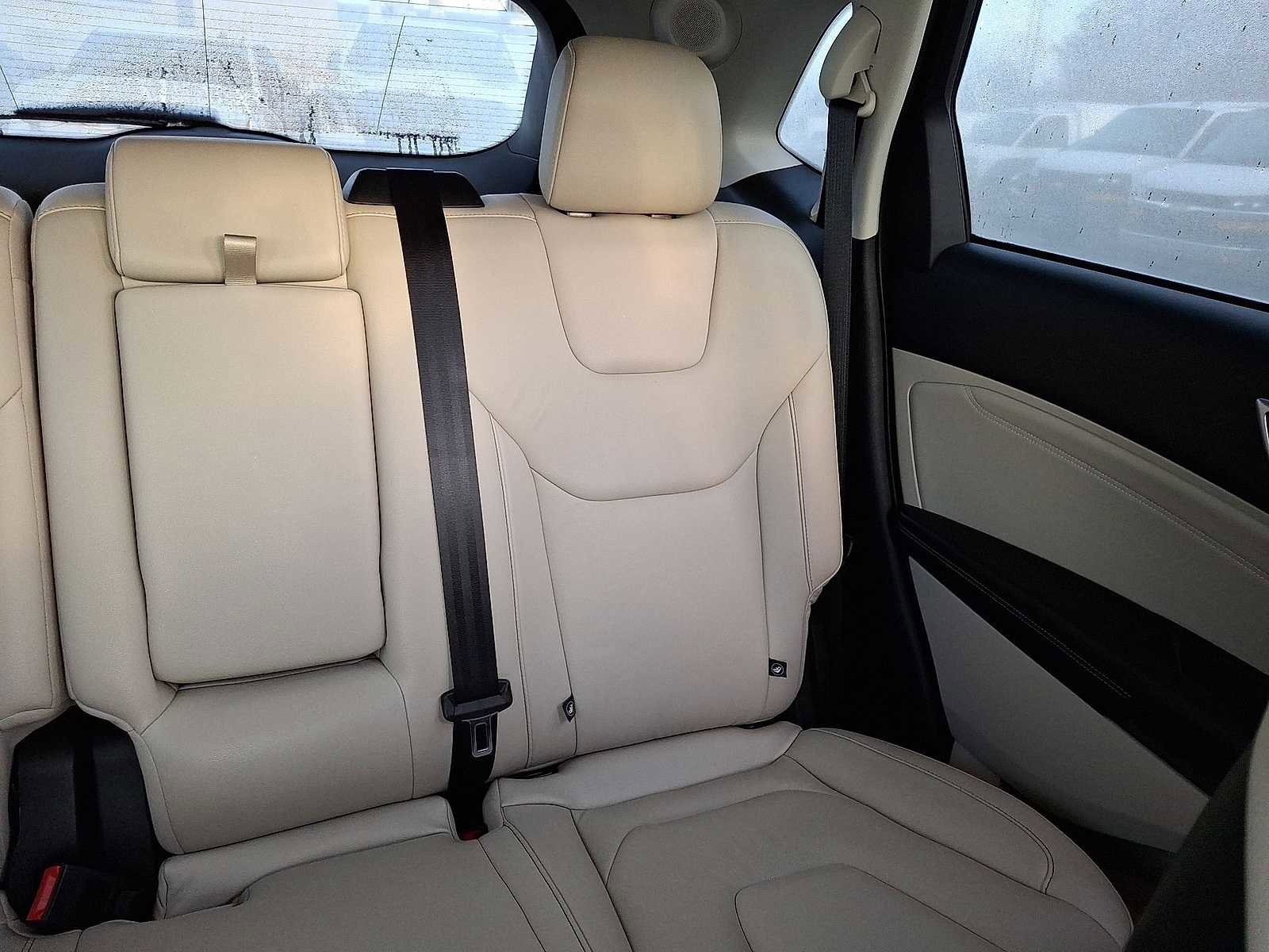 Used 2022 Ford Edge Titanium image 15