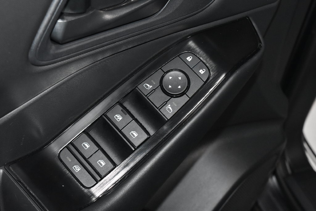 Used 2026 Nissan Rogue S AWD/4WD image 5