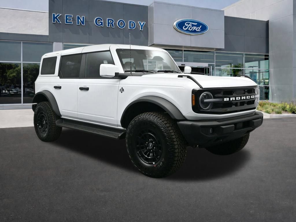 New 2026 Ford Bronco Outer Banks w/ Sasquatch Package AWD/4WD image 1