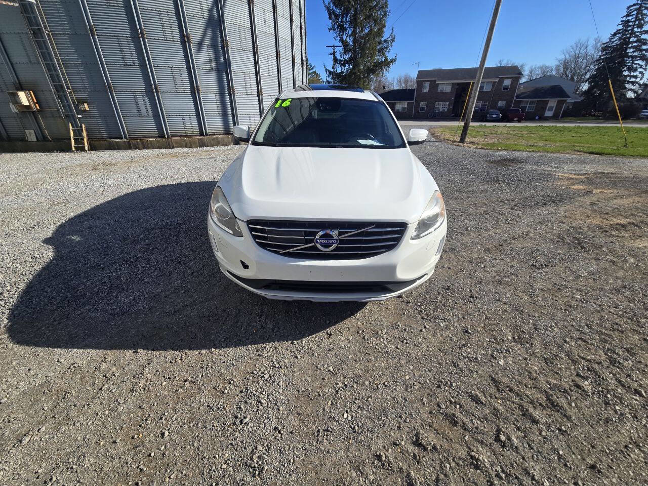 Used 2016 Volvo XC60 T6 Platinum image 4