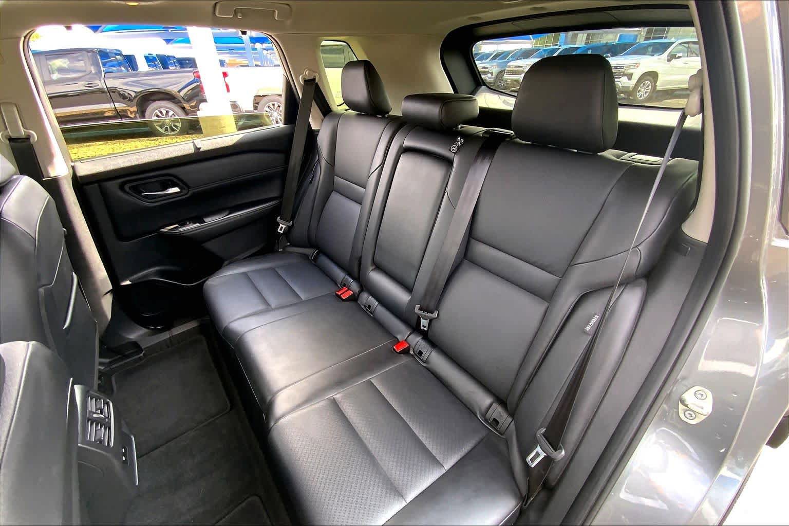 Used 2025 Nissan Rogue SV w/ SV Premium Package FWD image 21