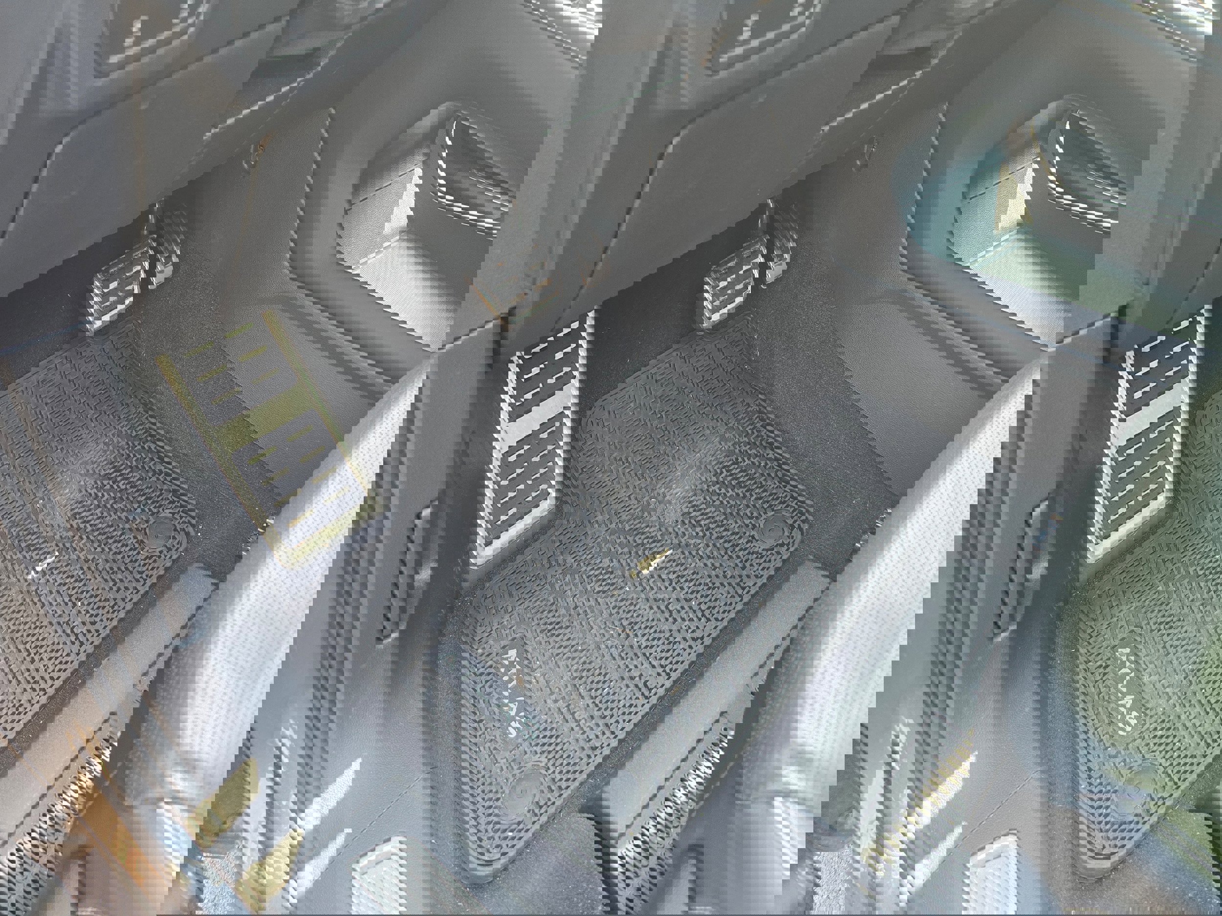 Used 2024 Volkswagen Atlas SEL Premium R-Line AWD/4WD image 16