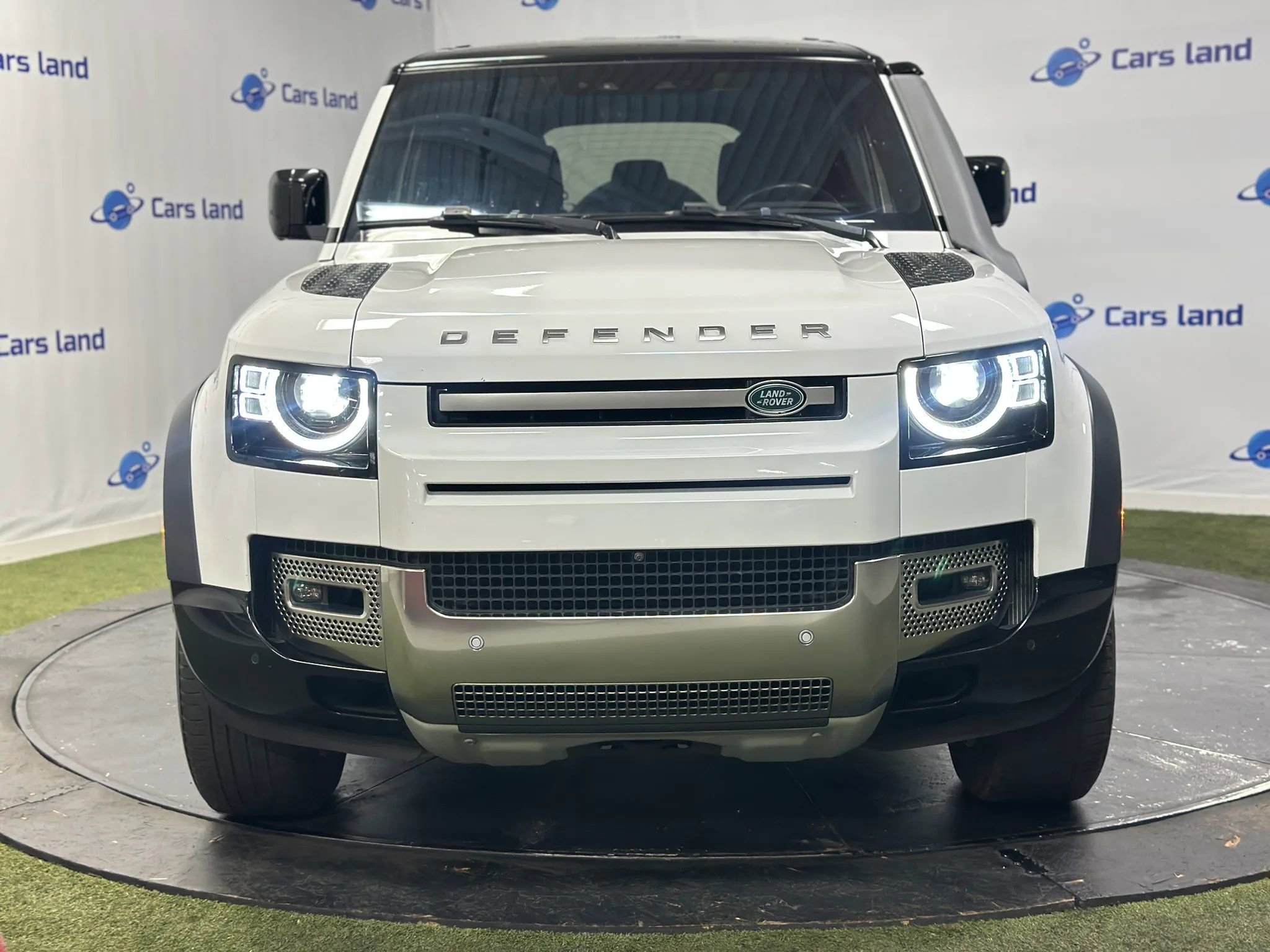 Used 2022 Land Rover Defender 110 AWD/4WD image 4