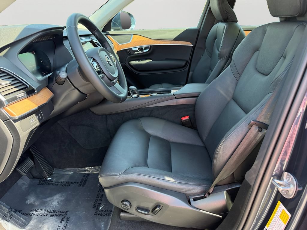 Certified 2025 Volvo XC90 T8 Plus AWD/4WD image 16