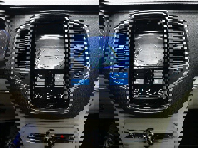 Used 2021 Volvo XC90 T5 Momentum w/ Climate Package image 12