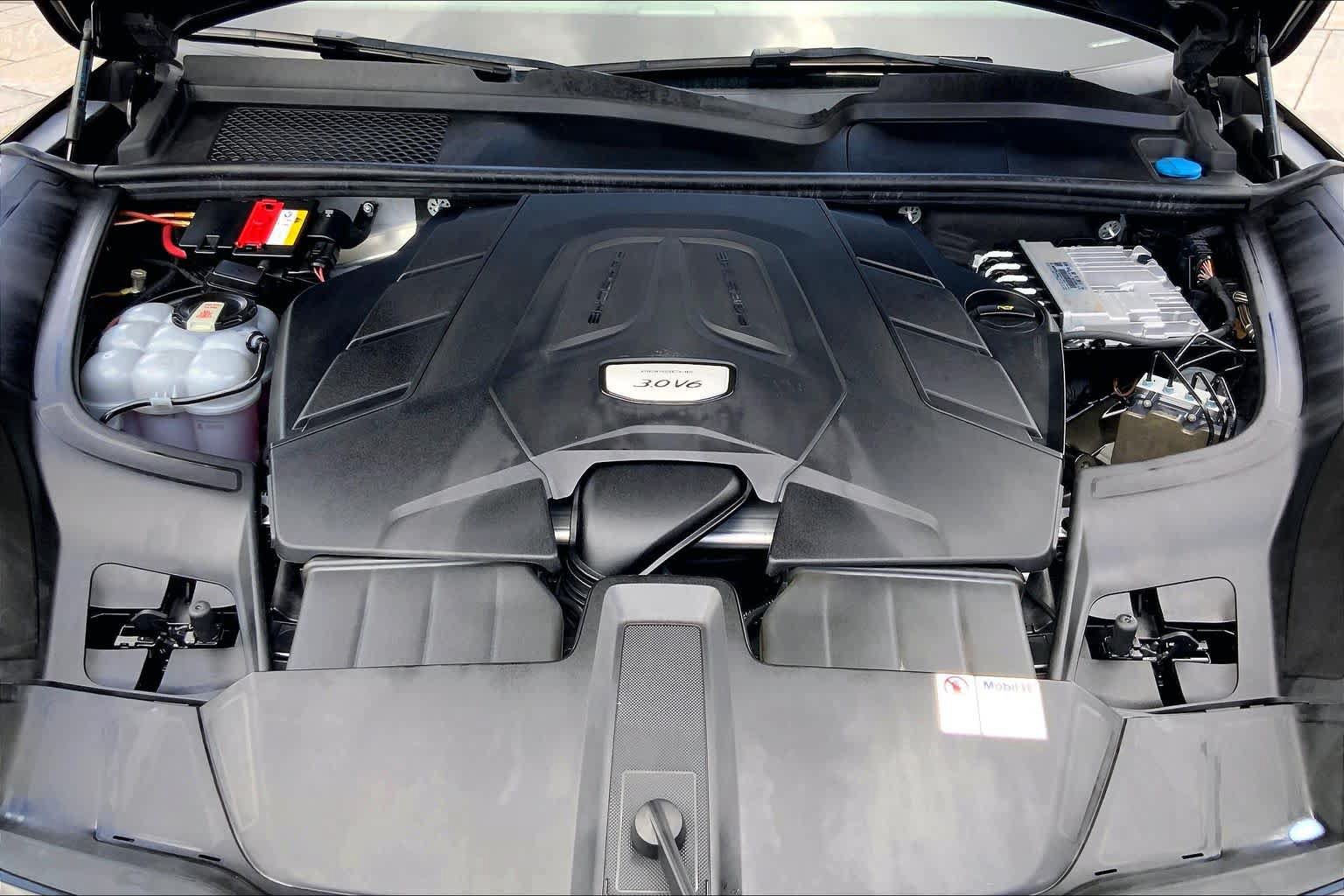Used 2021 Porsche Cayenne AWD/4WD image 31