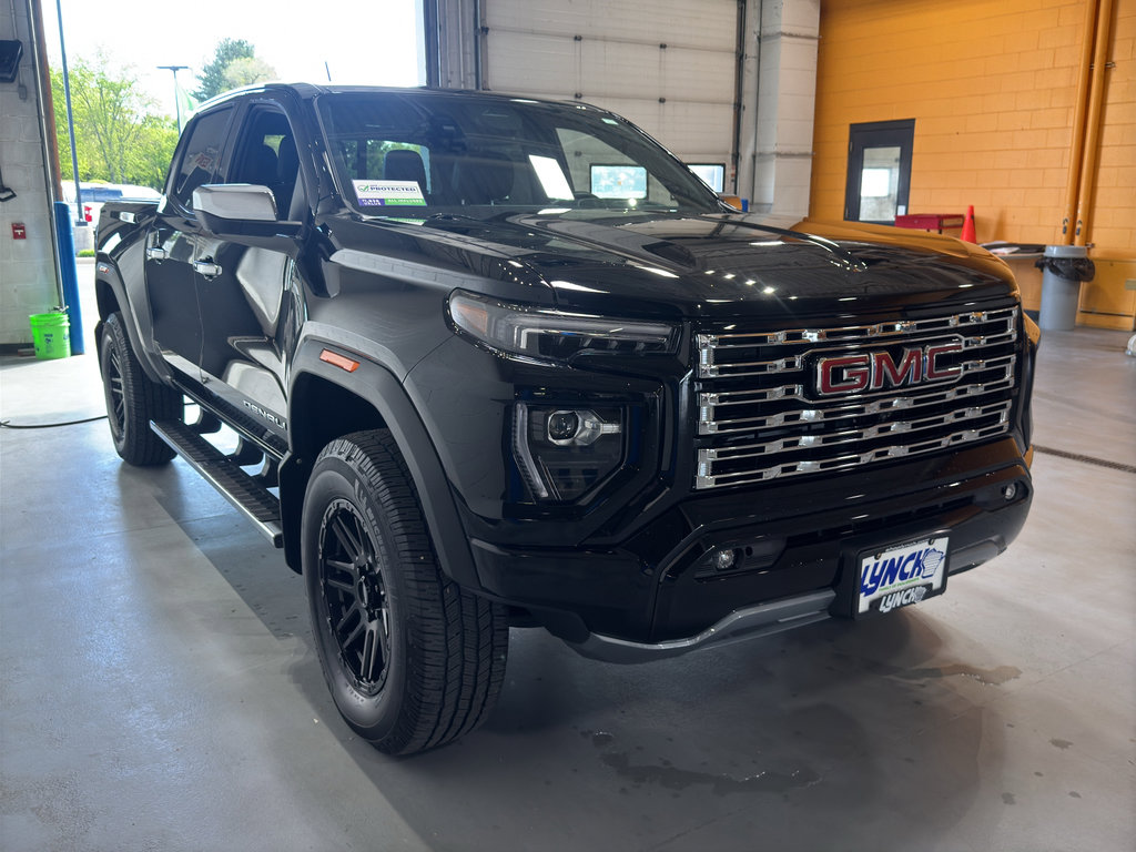 Used 2024 GMC Canyon Denali AWD/4WD image 5