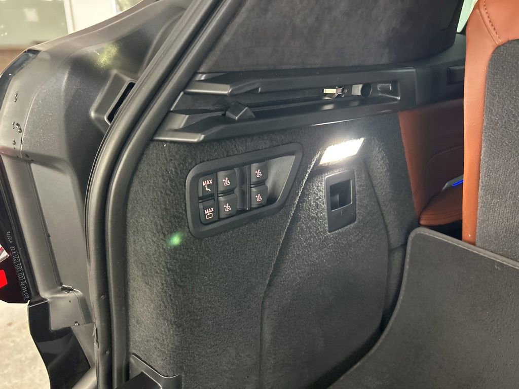 Used 2023 BMW X7 M60i w/ Executive Package image 47