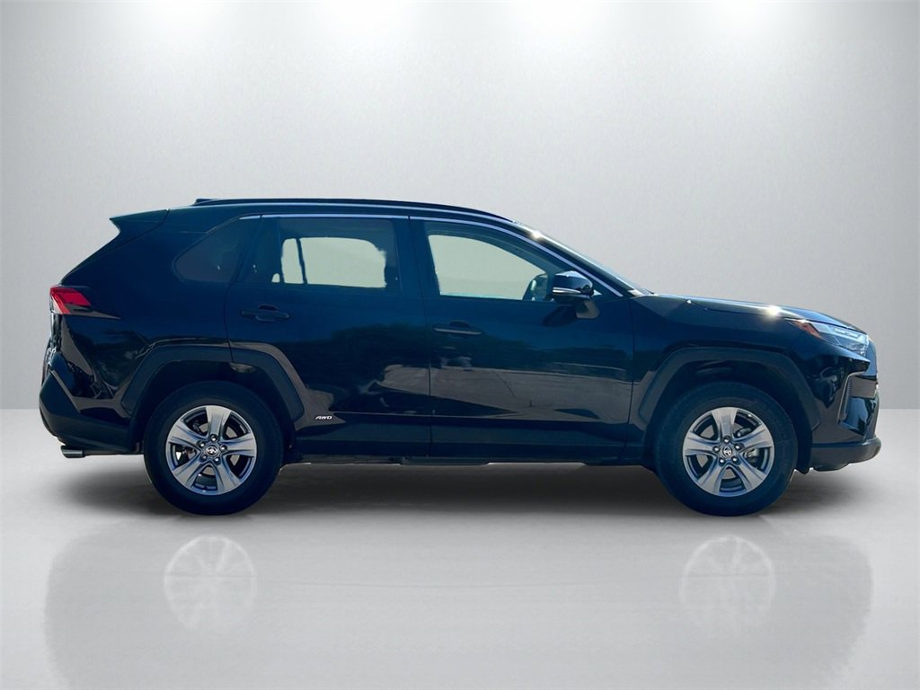 Used 2022 Toyota RAV4 XLE image 4