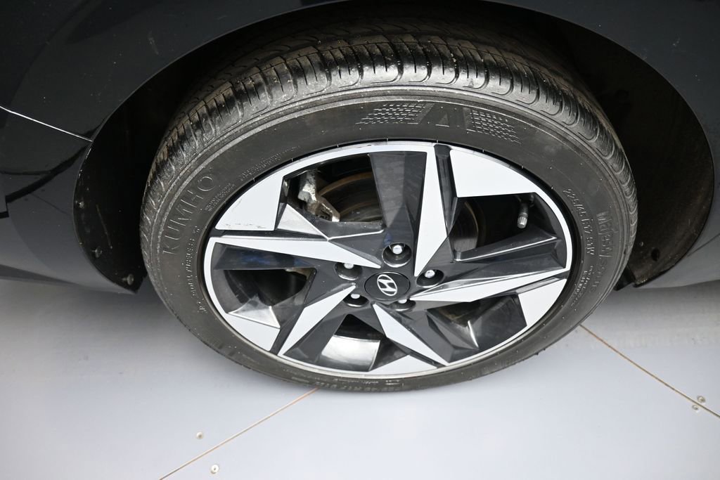 Certified 2023 Hyundai Elantra SEL w/ Convenience Package FWD image 12