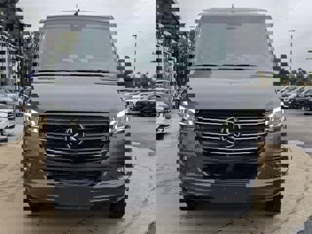 Used 2021 Mercedes-Benz Sprinter 2500 image 3