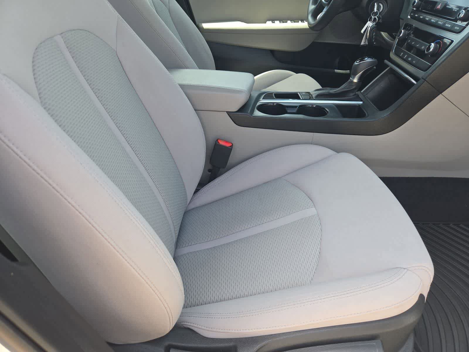 Used 2017 Hyundai Sonata SE FWD image 19