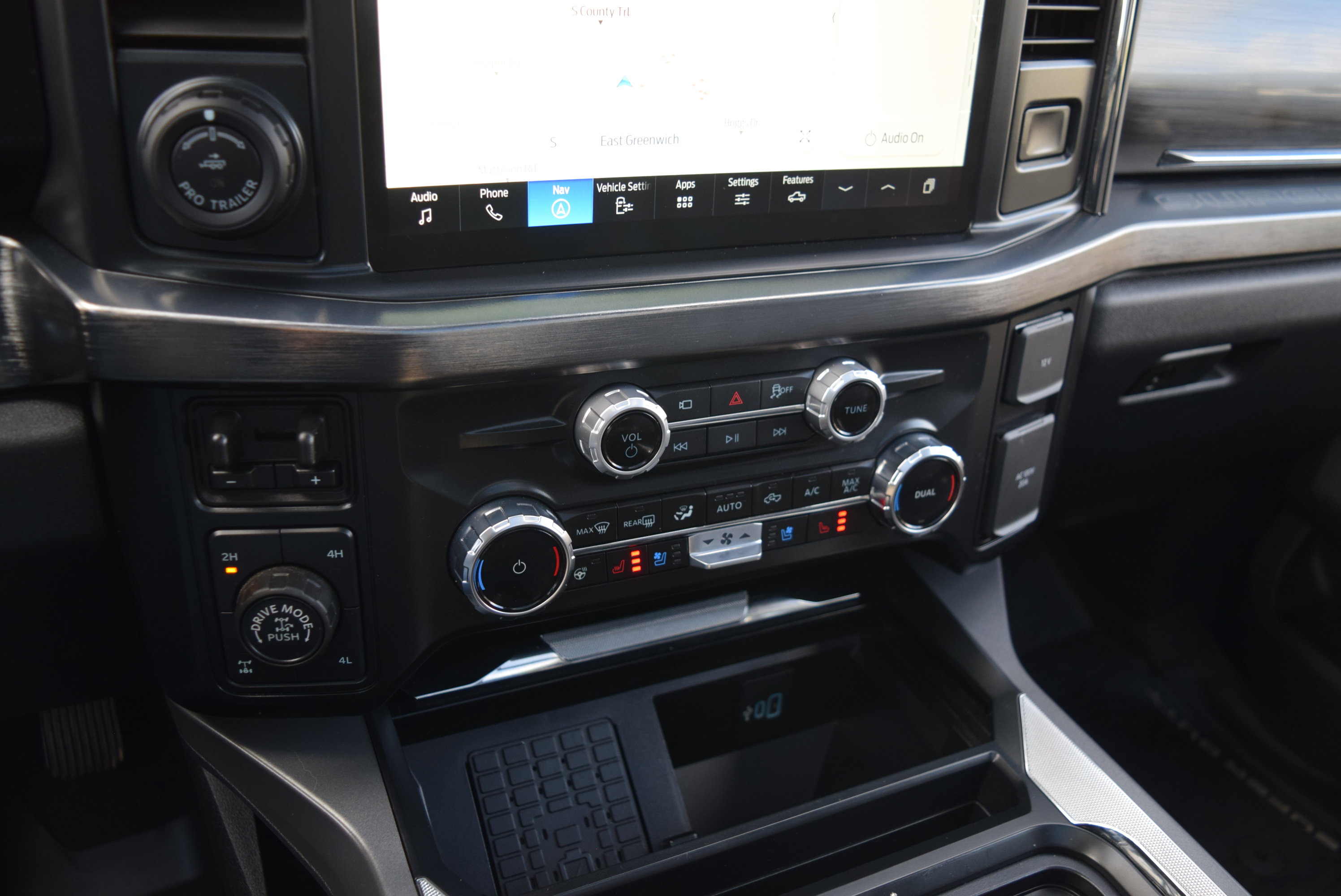 Used 2025 Ford F350 Lariat w/ Lariat Ultimate Package image 19