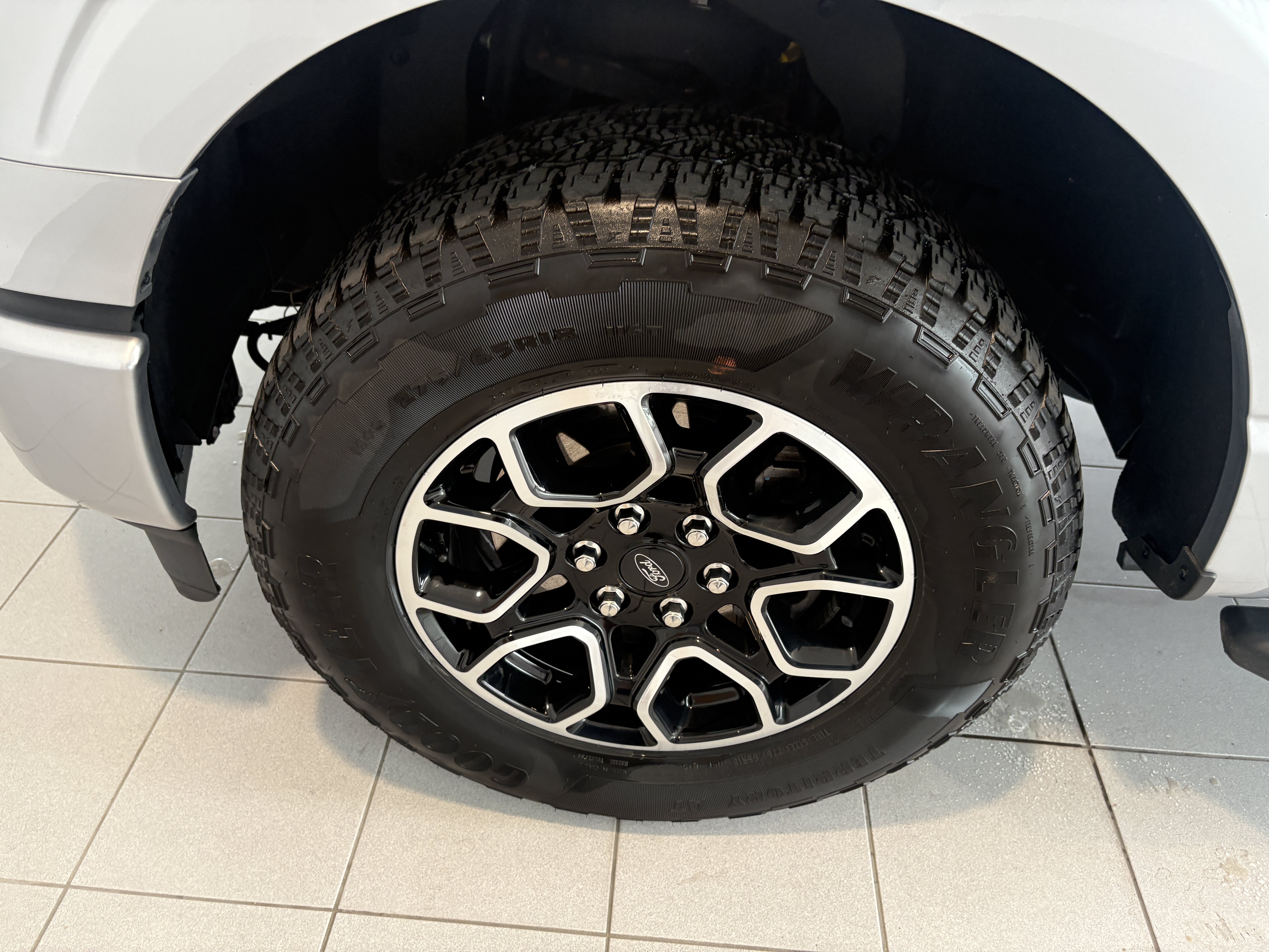 Used 2023 Ford F150 XLT w/ Equipment Group 302A High AWD/4WD image 4