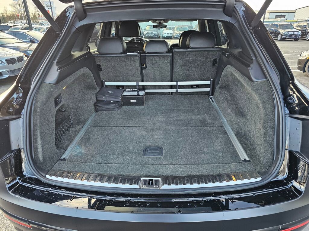 Used 2018 Bentley Bentayga image 15