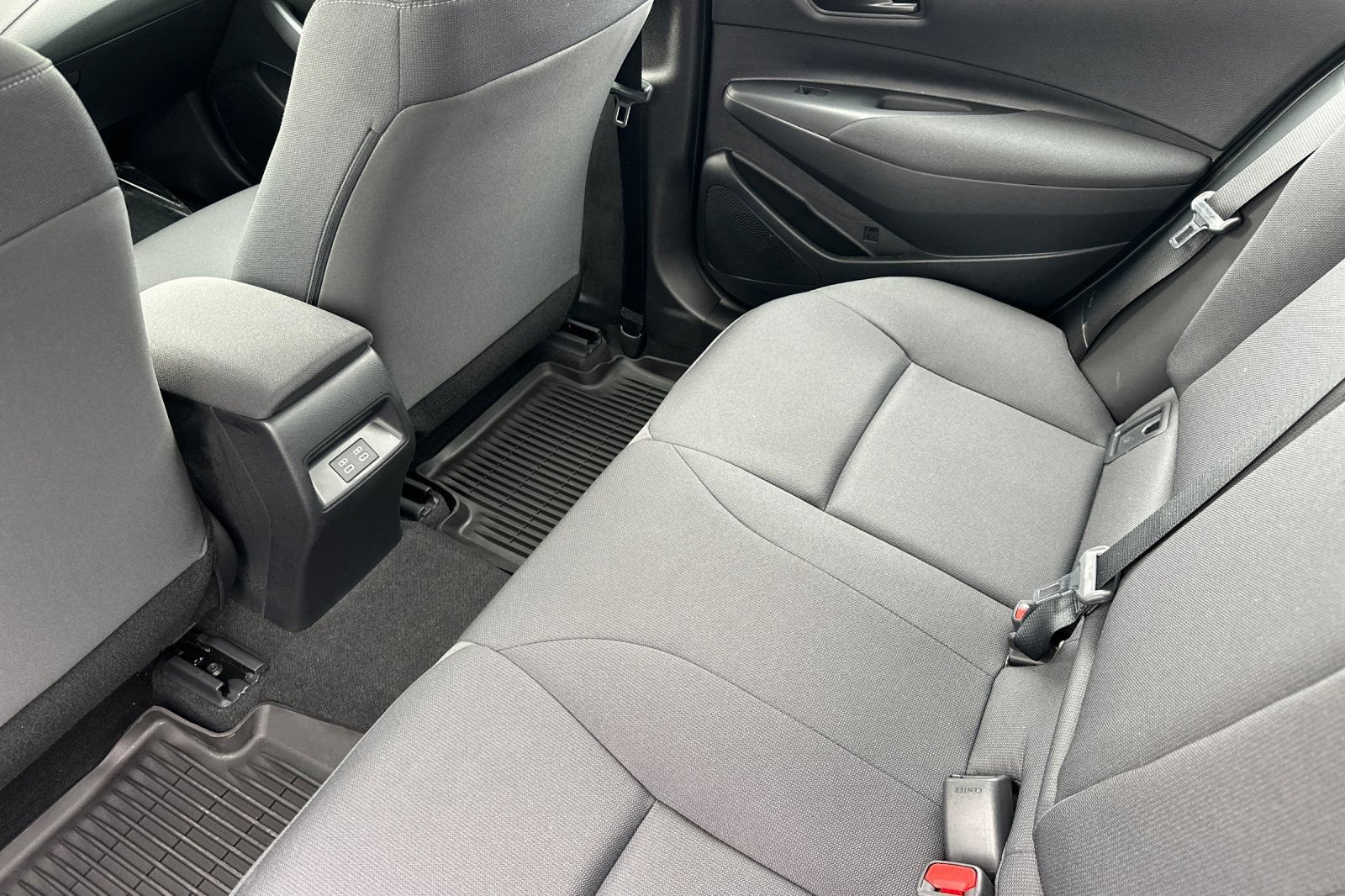 Used 2023 Toyota Corolla LE FWD image 9