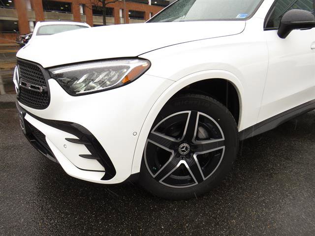 Used 2025 Mercedes-Benz GLC 300 4MATIC image 8