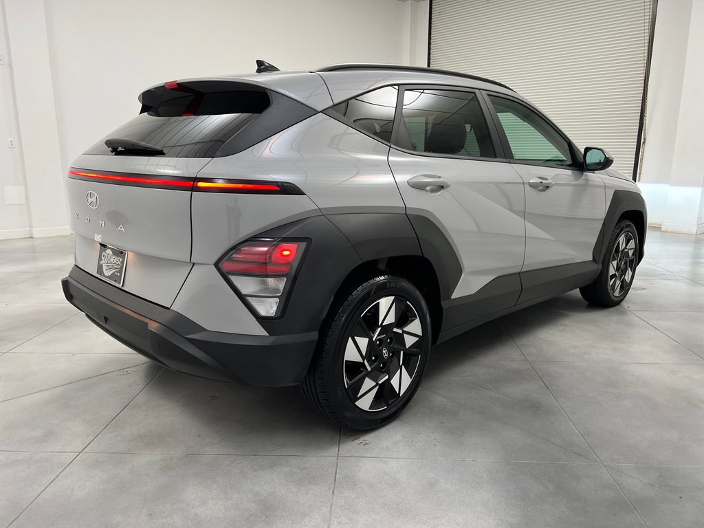Used 2025 Hyundai Kona SEL FWD image 9