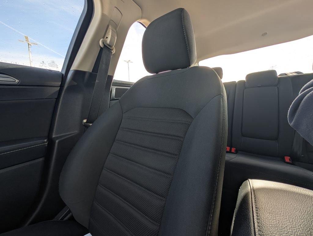 Used 2019 Ford Fusion SE image 9