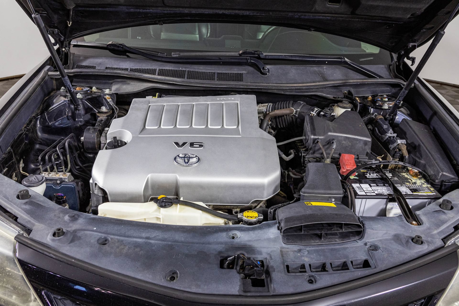 Used 2012 Toyota Camry SE w/ Leather Pkg FWD image 50