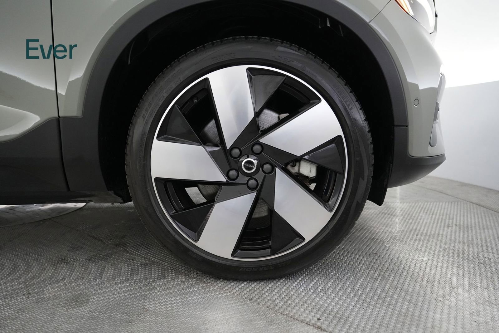 Used 2023 Volvo C40 P8 Recharge Ultimate image 20