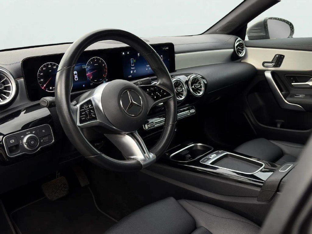 Used 2025 Mercedes-Benz CLA 250 image 19