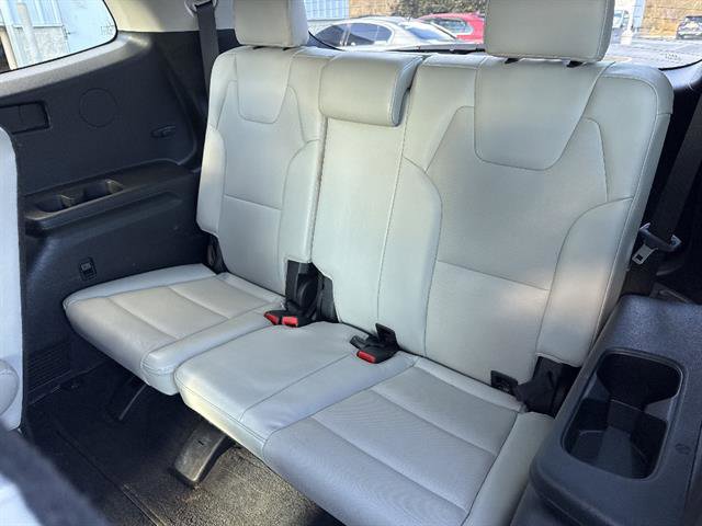 Used 2023 Kia Telluride S image 13