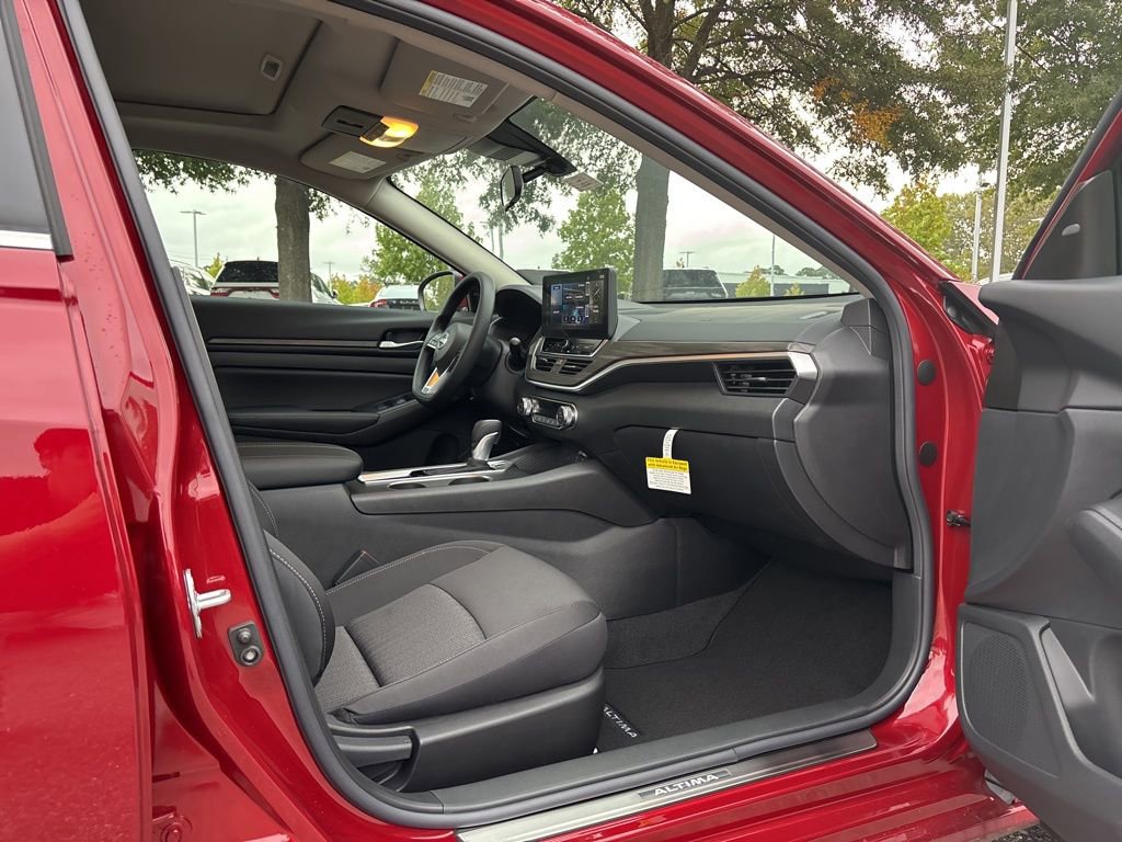 New 2025 Nissan Altima 2.5 SV w/ SV Special Edition Package image 17