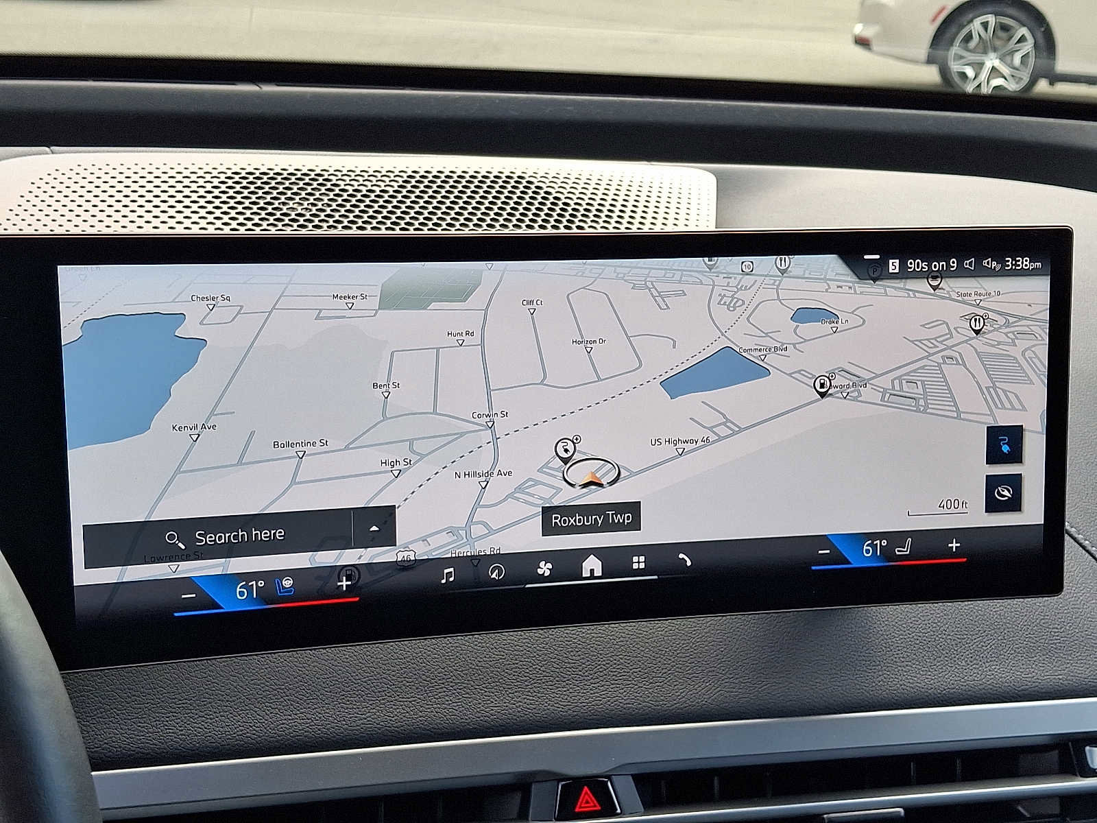 Used 2025 BMW iX xDrive50 w/ Premium Package image 17