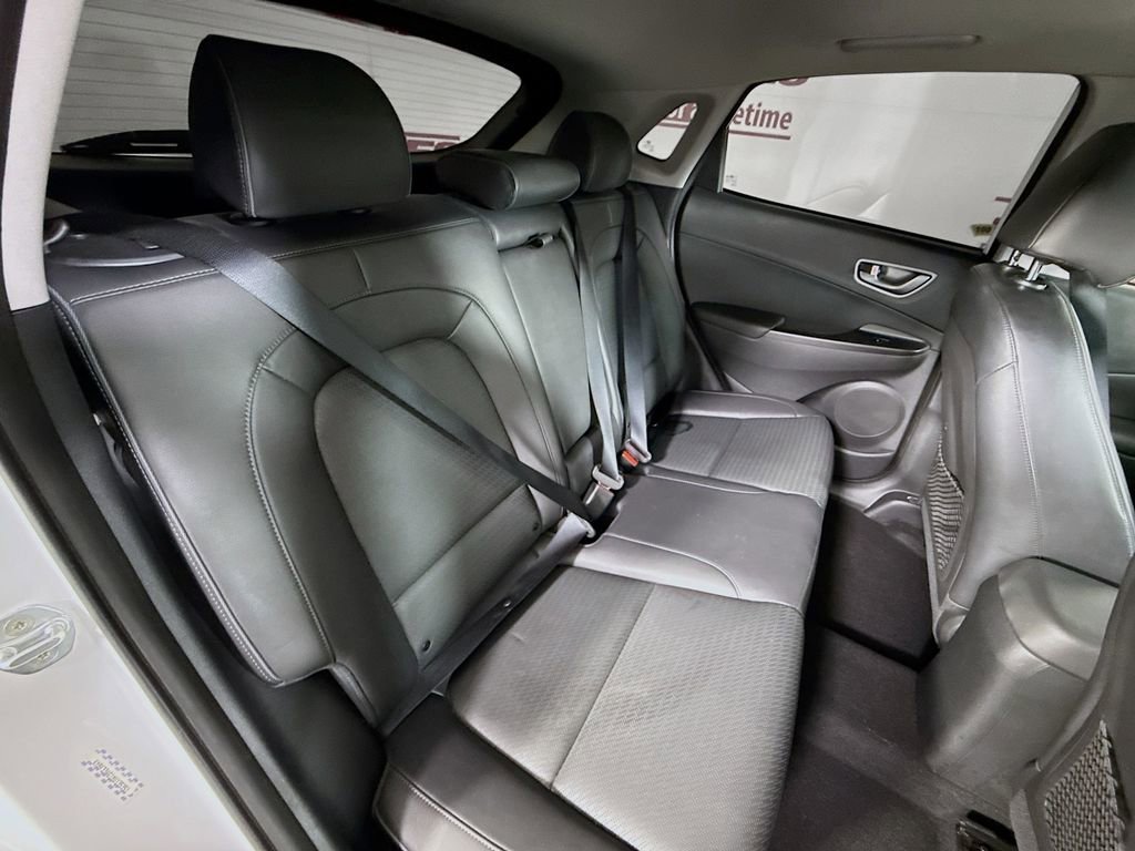 Certified 2021 Hyundai Kona Limited w/ Cargo Package image 30