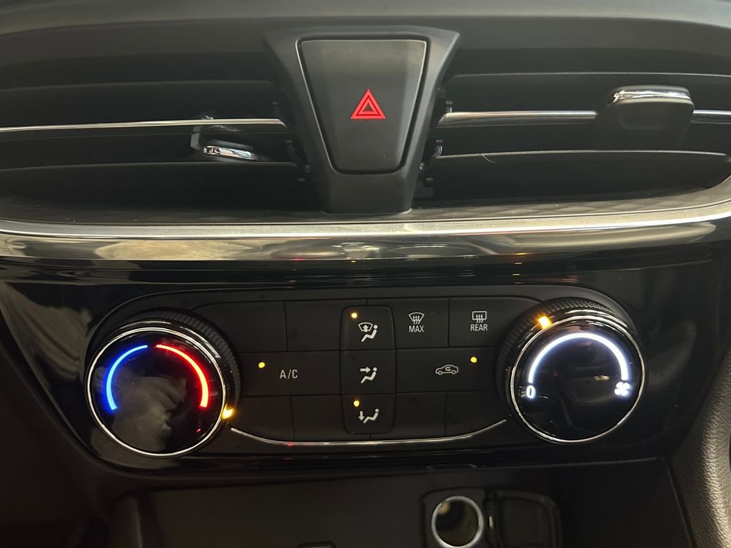 Used 2025 Buick Encore GX Sport Touring image 19