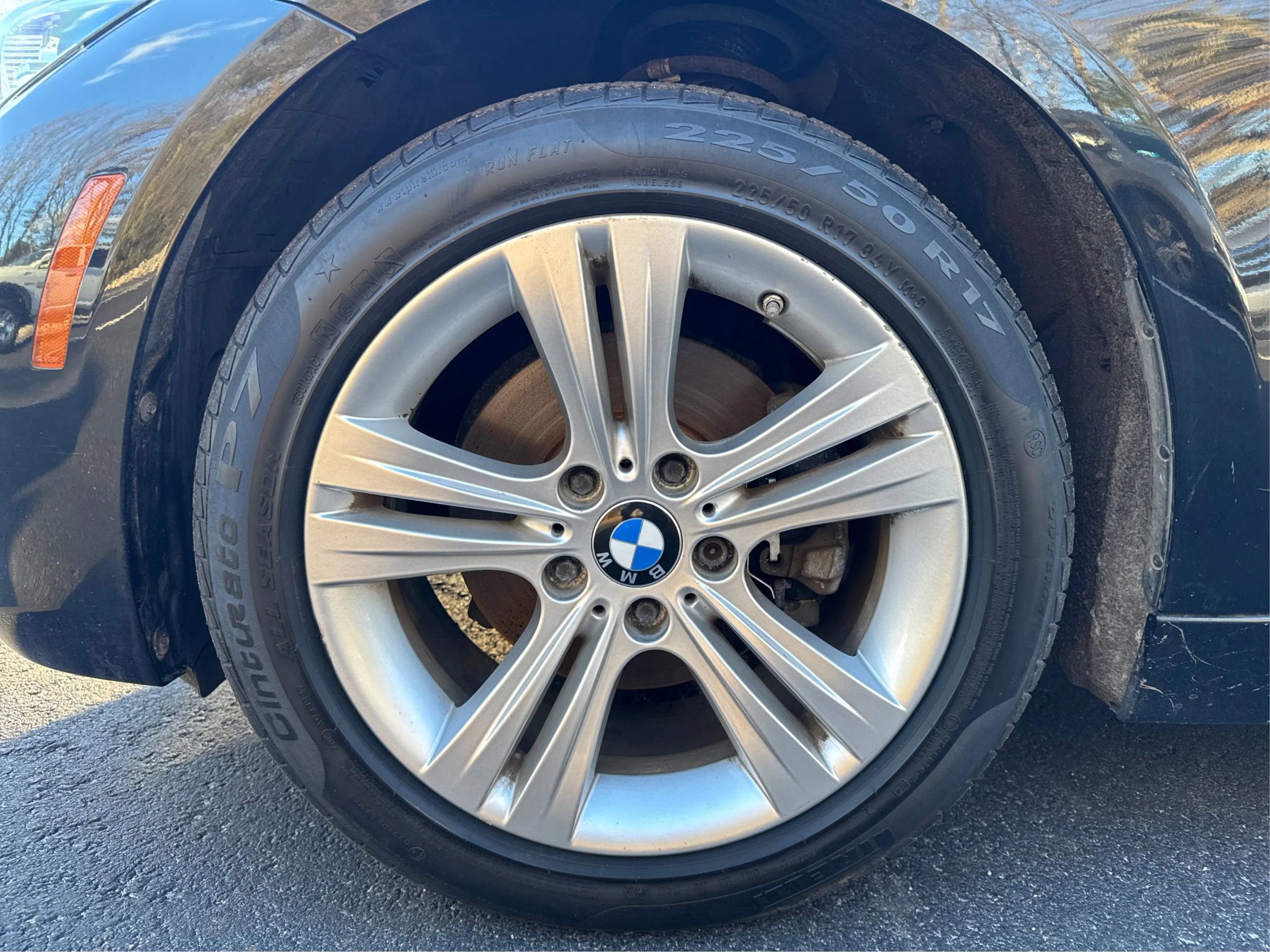 Used 2017 BMW 330i xDrive Sedan AWD/4WD image 14