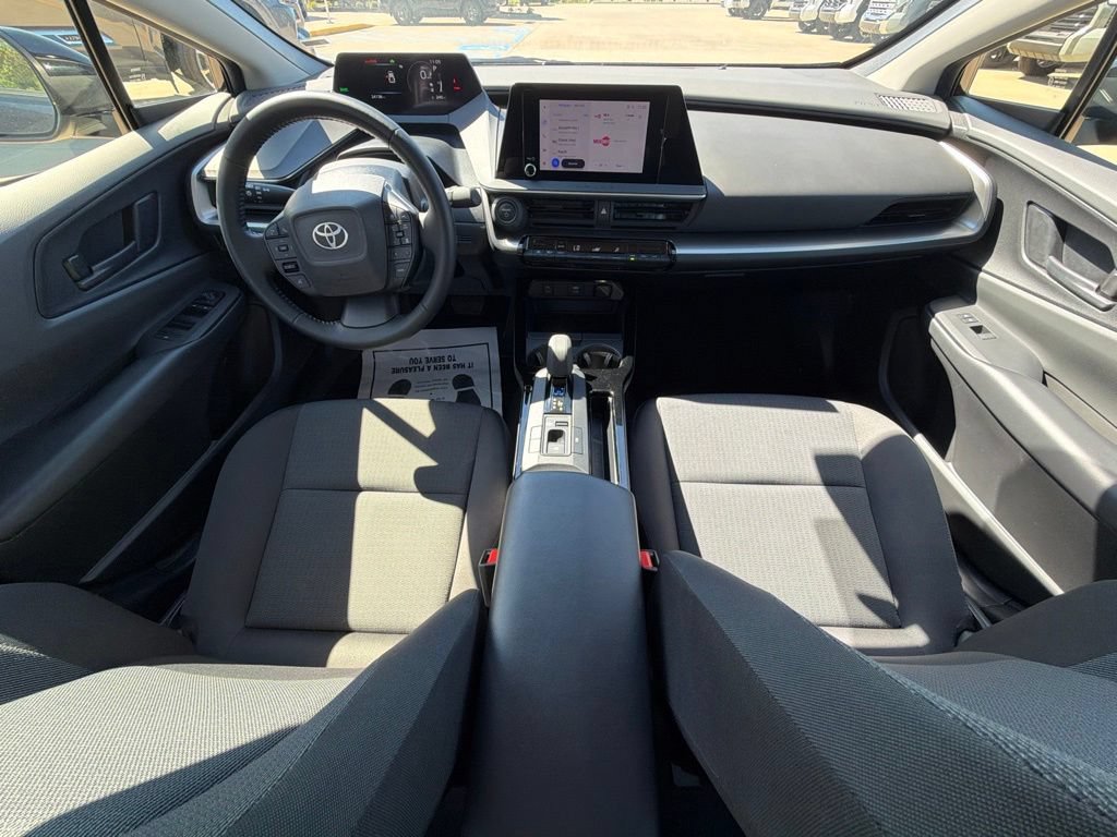 Used 2025 Toyota Prius LE FWD image 22